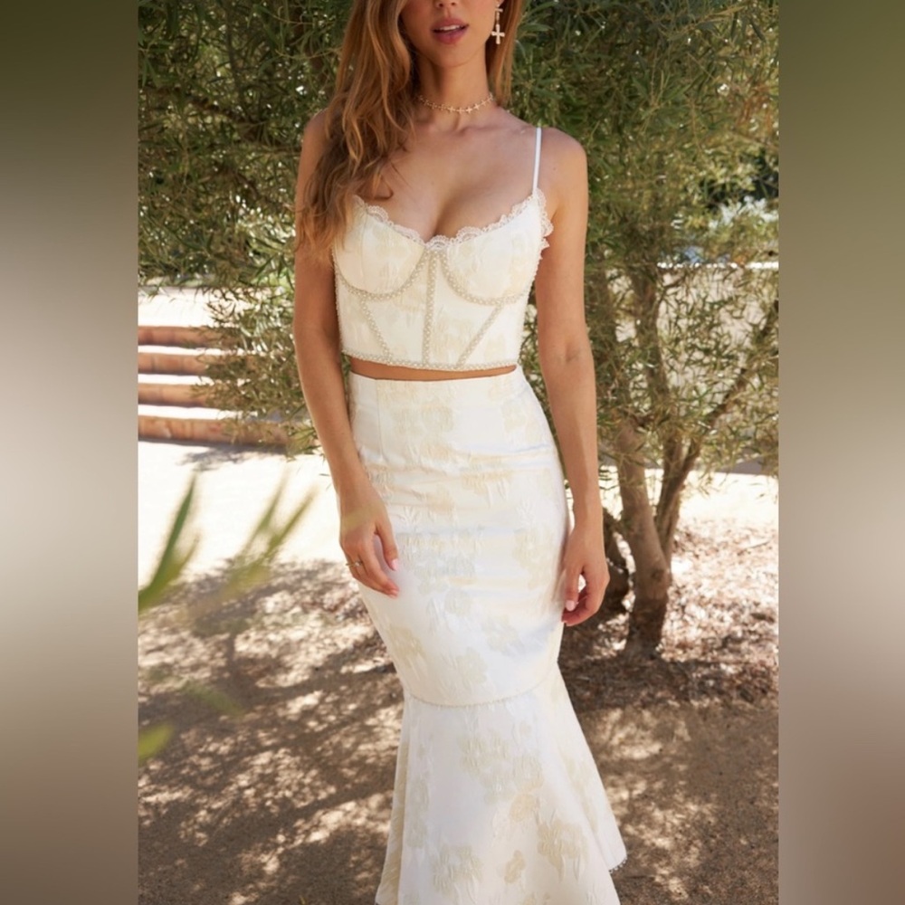 V. Chapman Matching Skirt Set